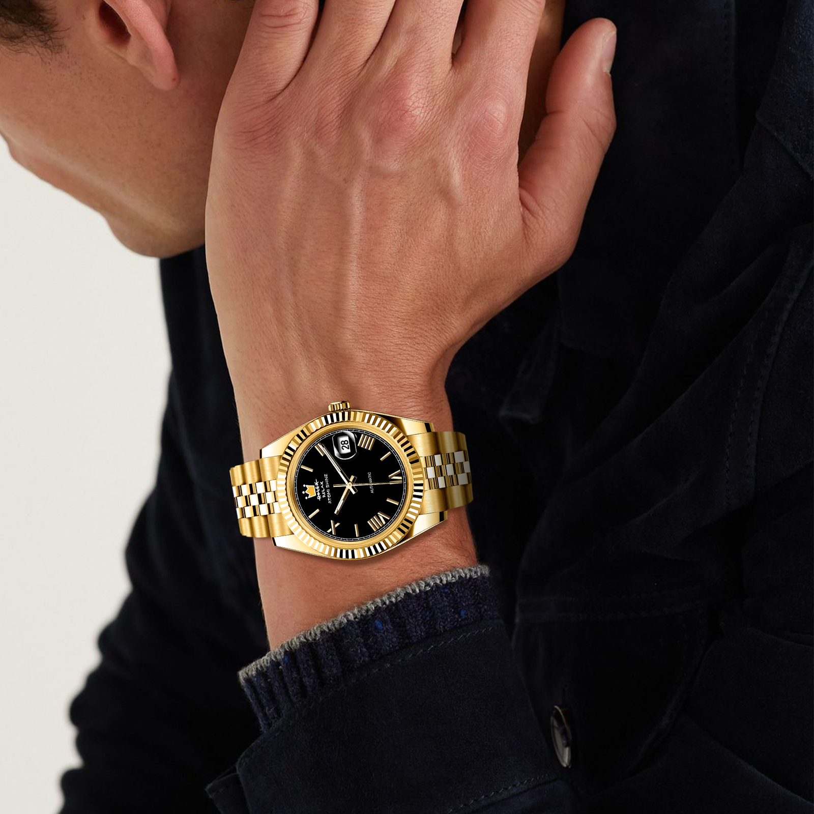 EONDATE MAXI CLASSIC WATCH in use